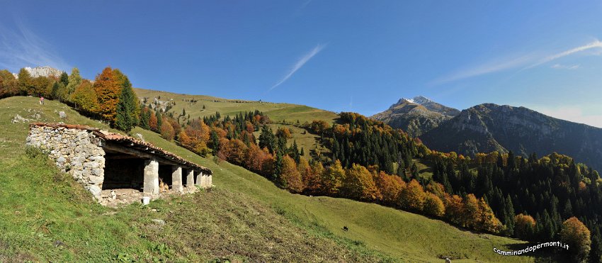 046 Panoramica dalle penzane di Pizzadelle.jpg